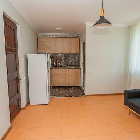 באטומי Hotel Cosmos מראה חיצוני תמונה