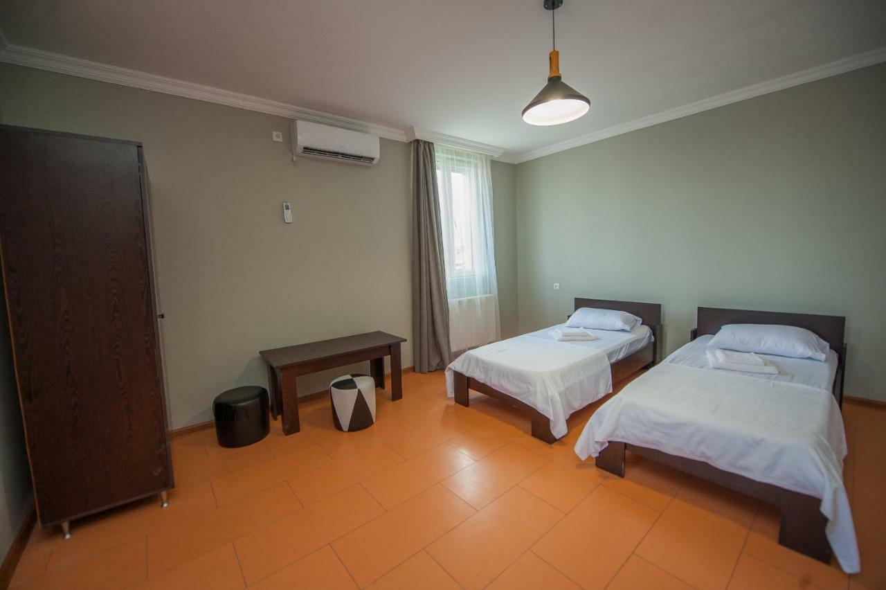 באטומי Hotel Cosmos מראה חיצוני תמונה