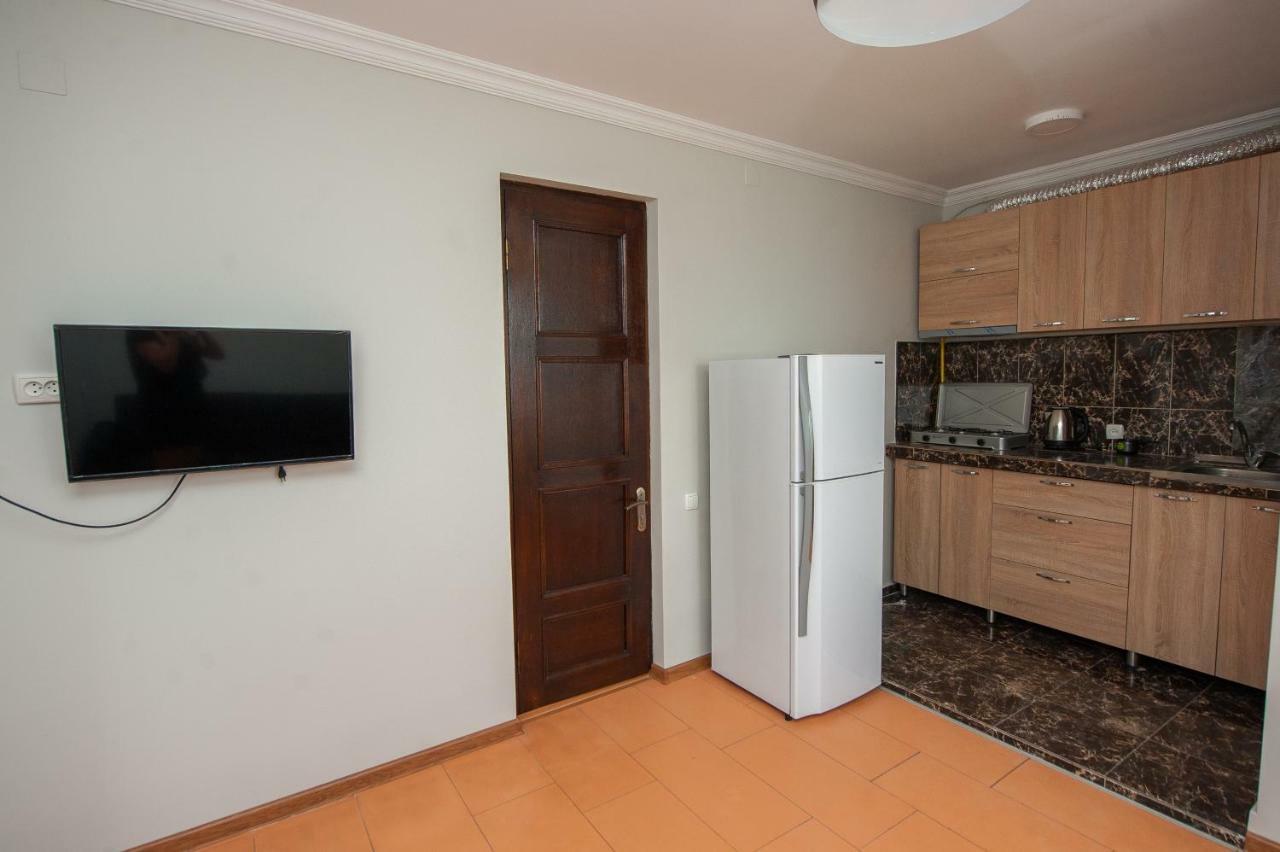באטומי Hotel Cosmos מראה חיצוני תמונה