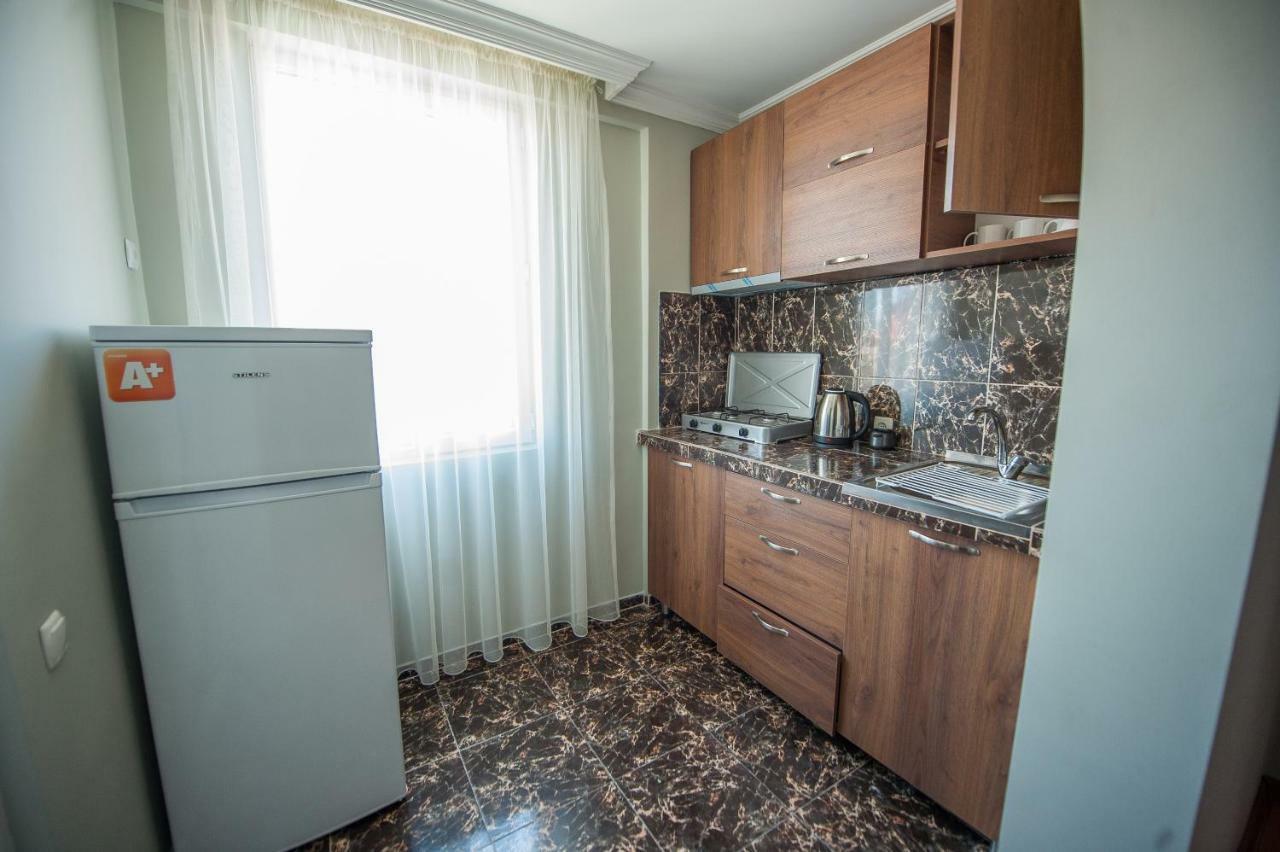 באטומי Hotel Cosmos מראה חיצוני תמונה