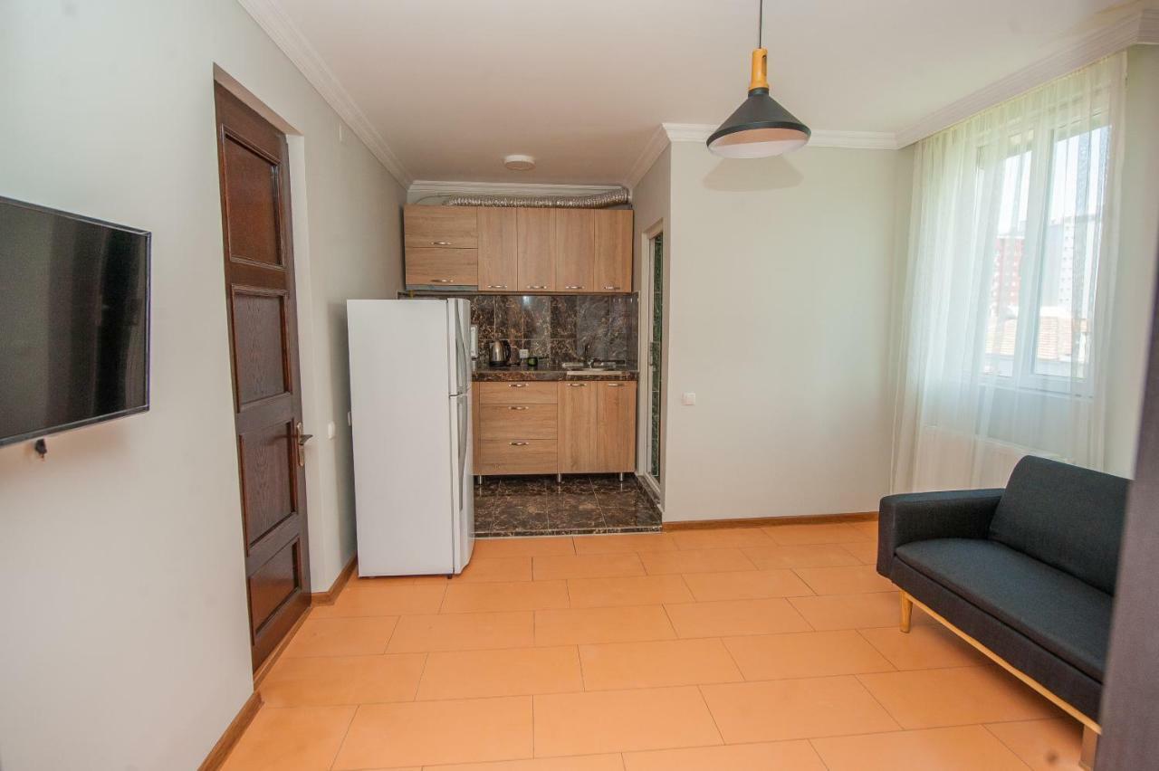 באטומי Hotel Cosmos מראה חיצוני תמונה