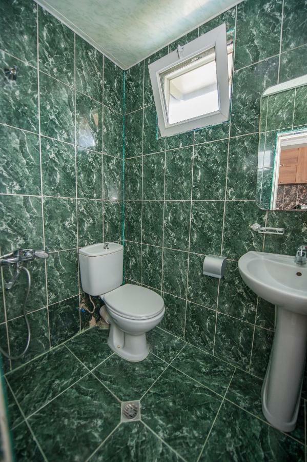 באטומי Hotel Cosmos מראה חיצוני תמונה