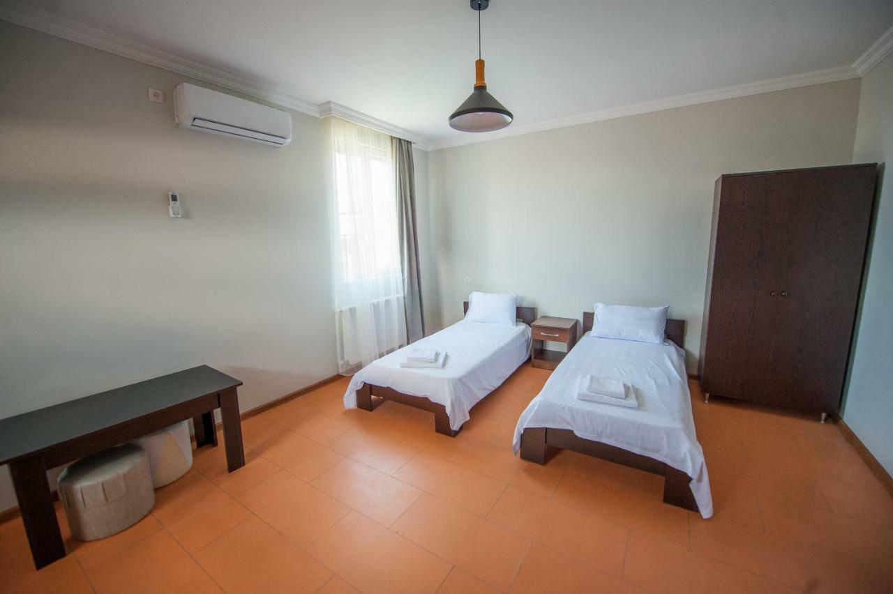באטומי Hotel Cosmos מראה חיצוני תמונה