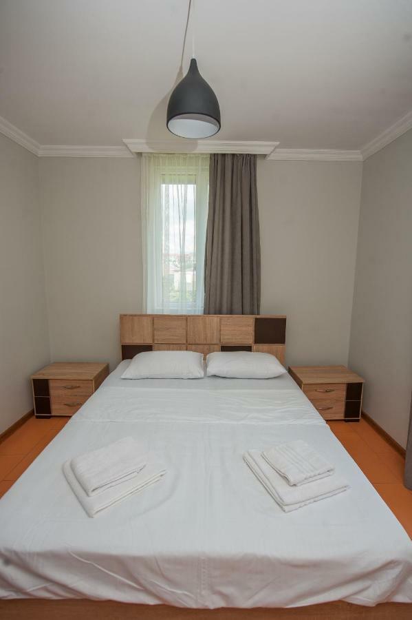 באטומי Hotel Cosmos מראה חיצוני תמונה