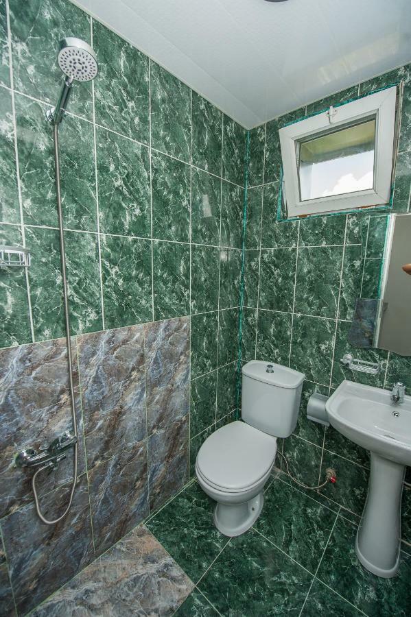 באטומי Hotel Cosmos מראה חיצוני תמונה